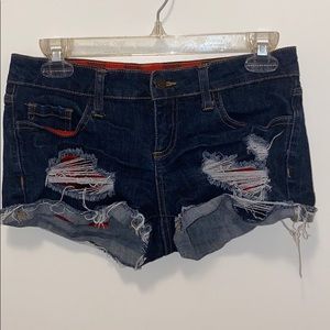 GOOD CONDITION FOREVER 21 JEAN SHORTS SIZE: 26